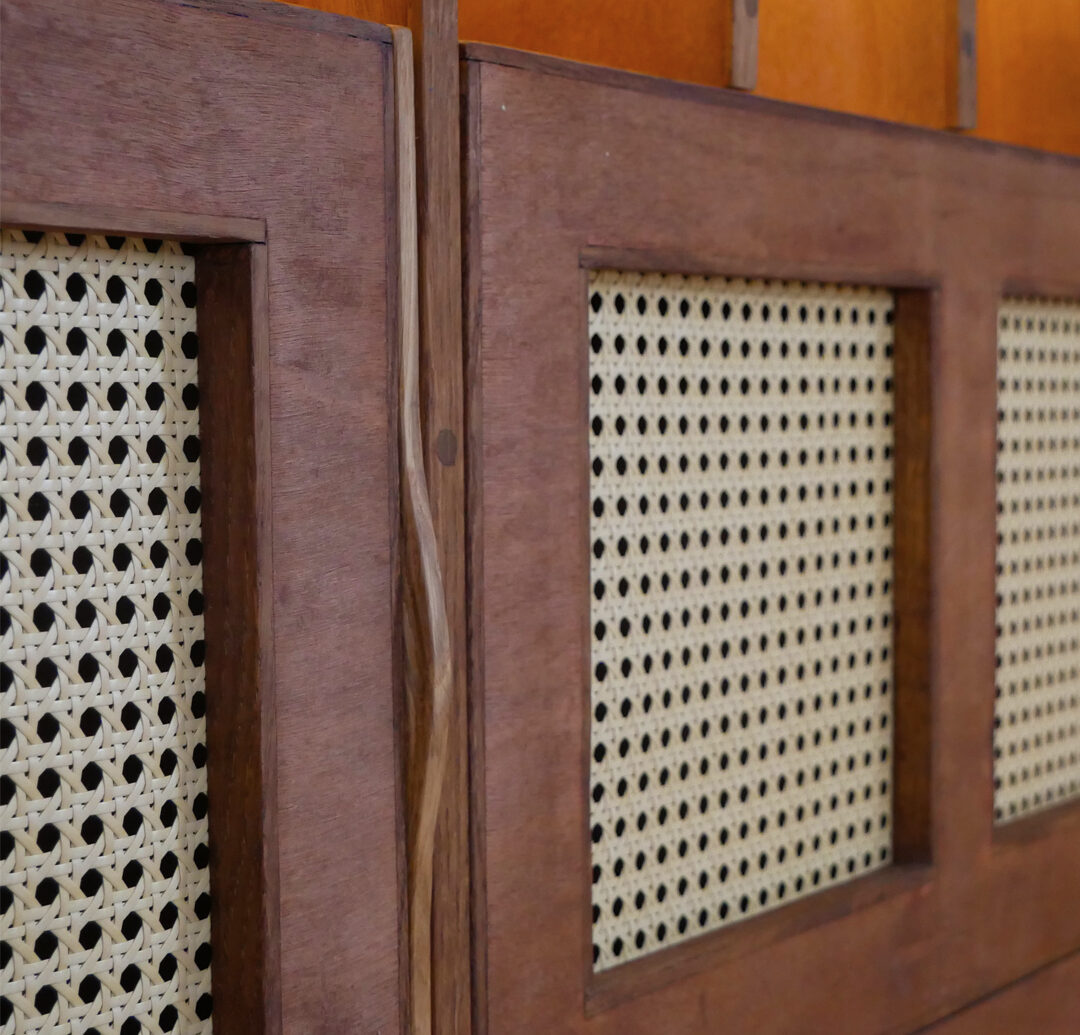 Bibliothèque okoumé sur mesure